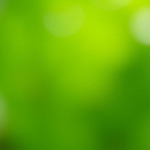 Kleiner Keramik-Hängekorb für Pflanzen im Garten